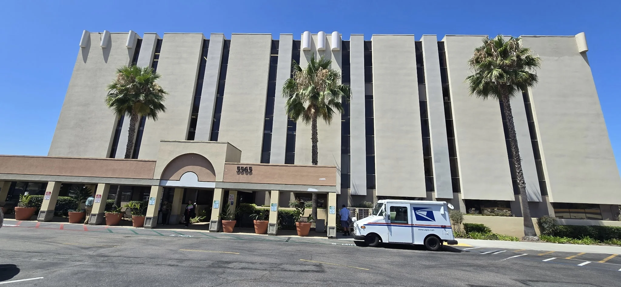 La Mesa Grossmont Building Exterior
