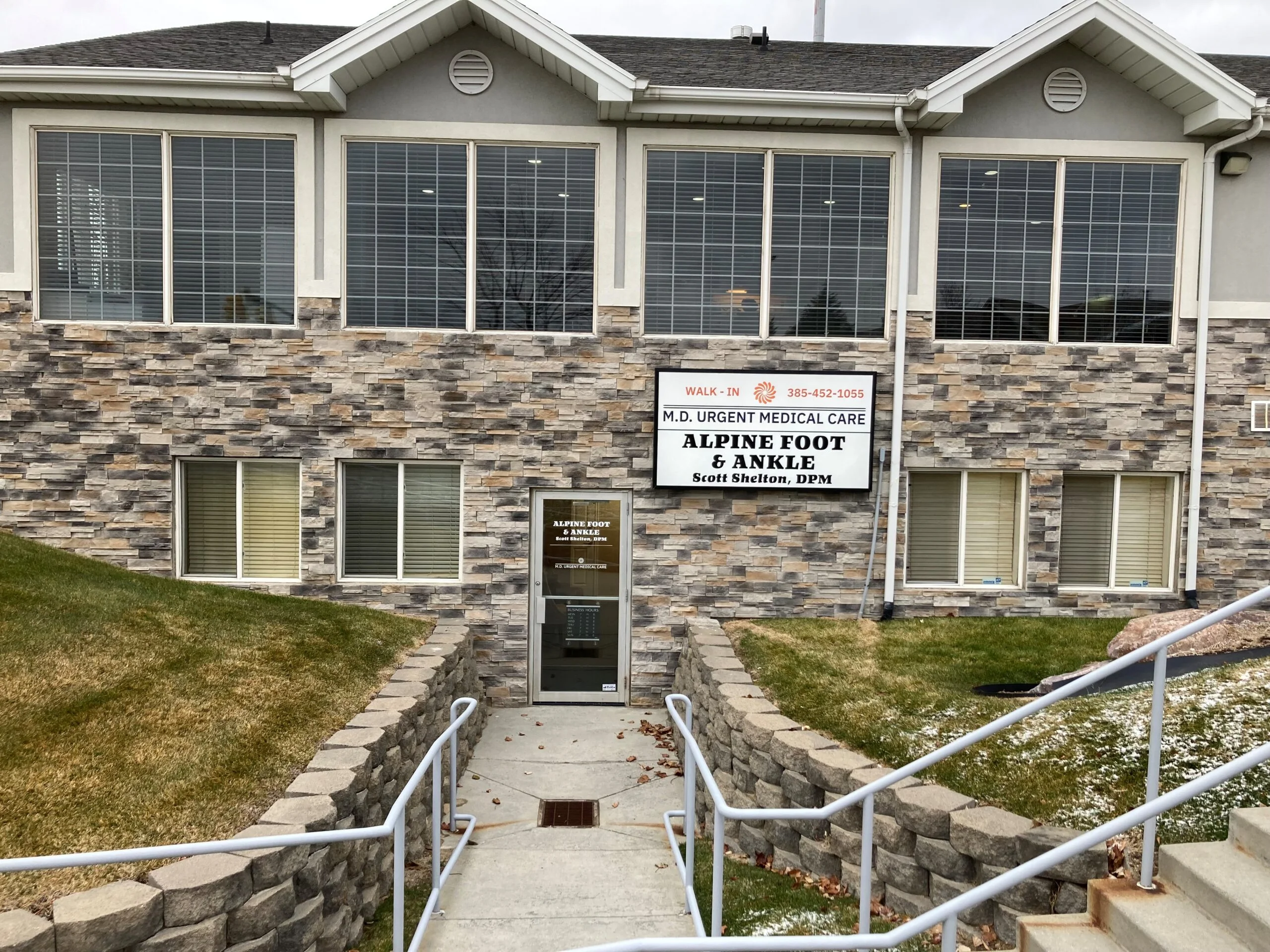 Sandy Clinic Exterior